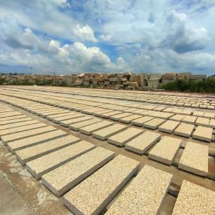 九江 黄金麻花岗岩荔枝面地铺石防护中