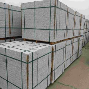 九江 白麻花岗岩石材荔枝面地铺石（300*600*50）