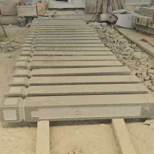 九江 芝麻白异形加工雕刻-栏杆大柱，方柱