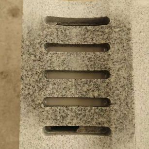 九江 芝麻白拉丝面花岗岩U型开槽排水槽