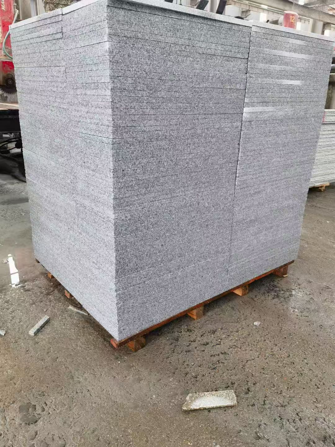 九江 芝麻白火烧面1.8厚300*600地铺石，尺寸标准，厚薄均匀