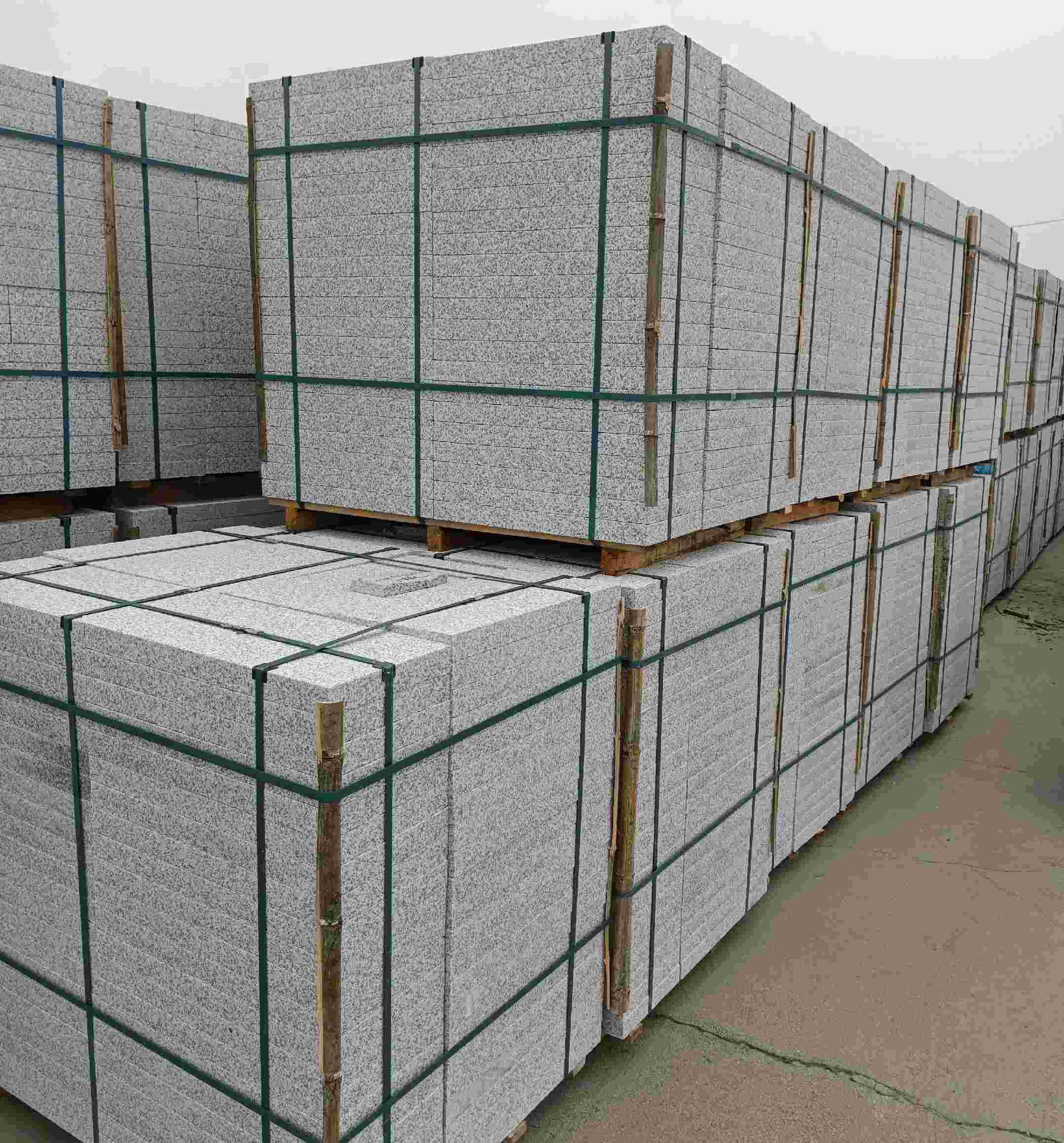 九江 白麻花岗岩石材荔枝面地铺石（300*600*50）