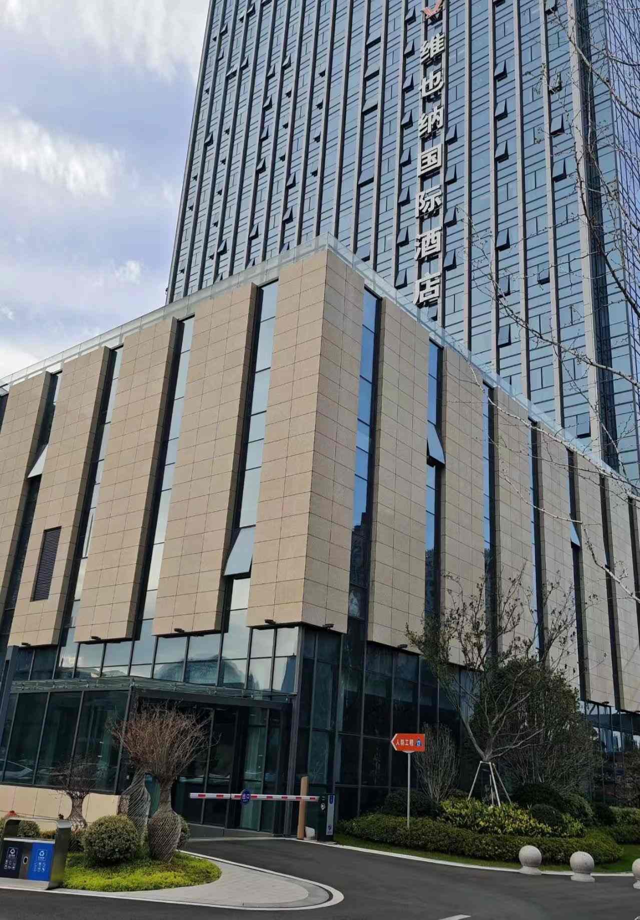 九江 黄金麻花岗岩外墙干挂