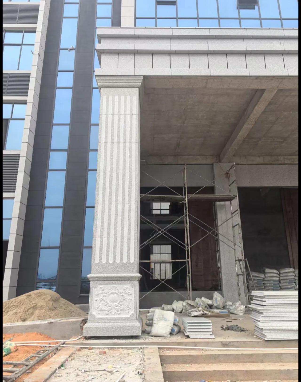 九江 芝麻白光面花岗岩门楼大柱（罗马柱）配雕花底座