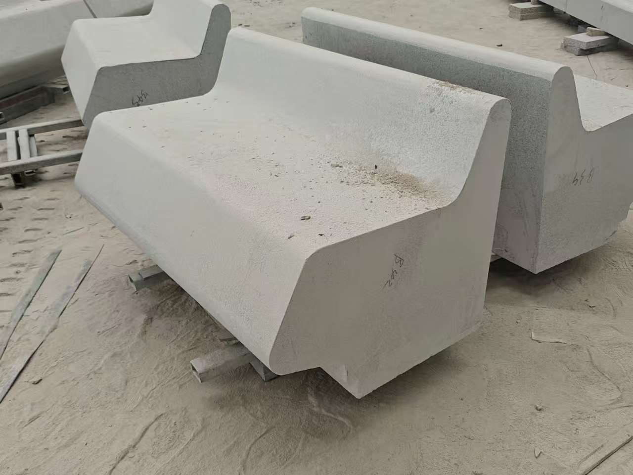 九江 芝麻白花岗岩异形坐凳，石凳