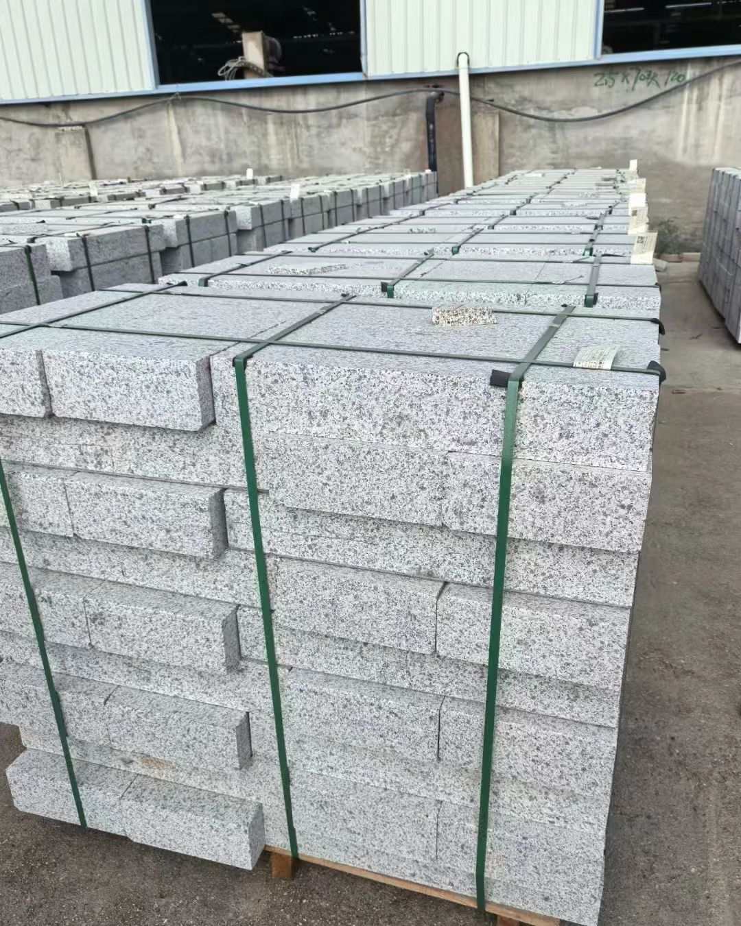 九江 白麻花岗岩路沿石，弧形路沿石，道牙石，马路牙子，界石，路缘石，平沿石，直岩石，平缘石等