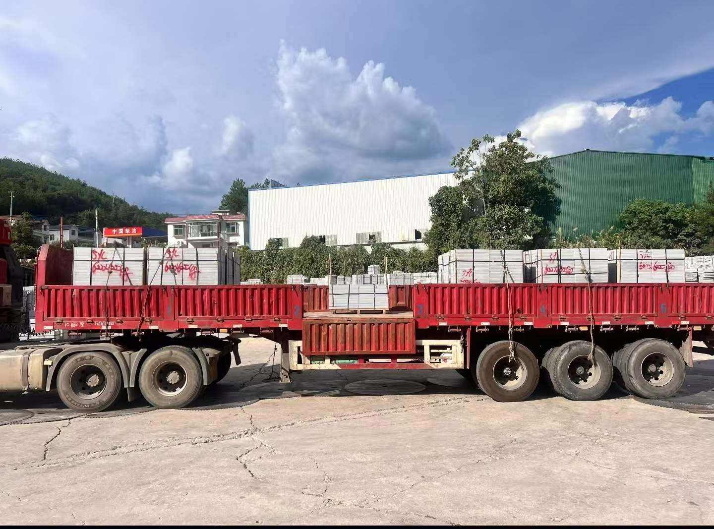 九江 芝麻灰花岗岩地铺石出货日常