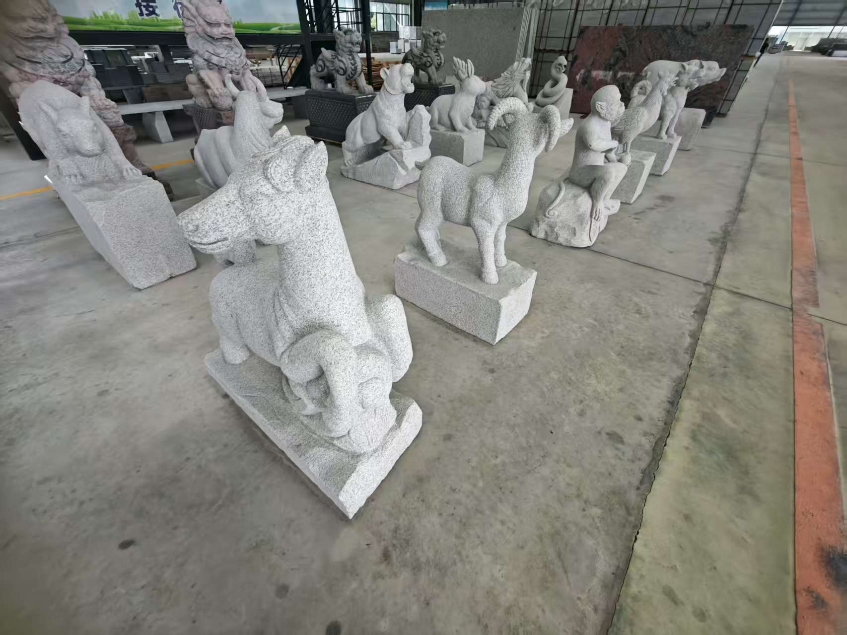 九江 芝麻白花岗岩造型立体雕刻——十二生肖