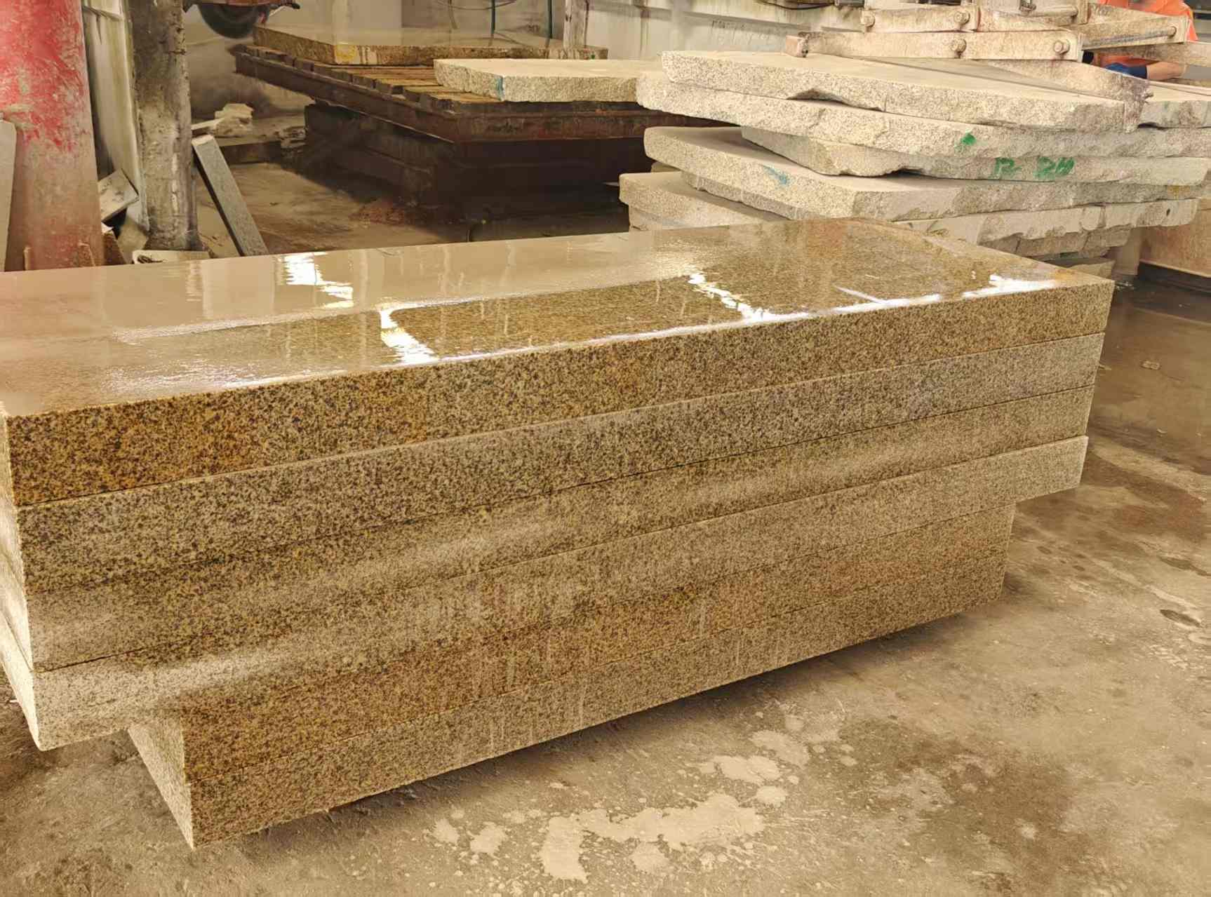 九江 黄金麻栏杆料半成品加工中