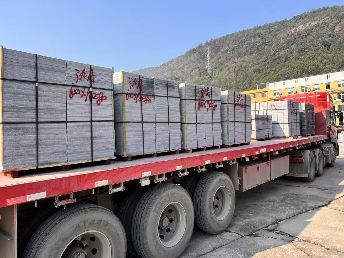 九江 芝麻灰地铺石出货日常