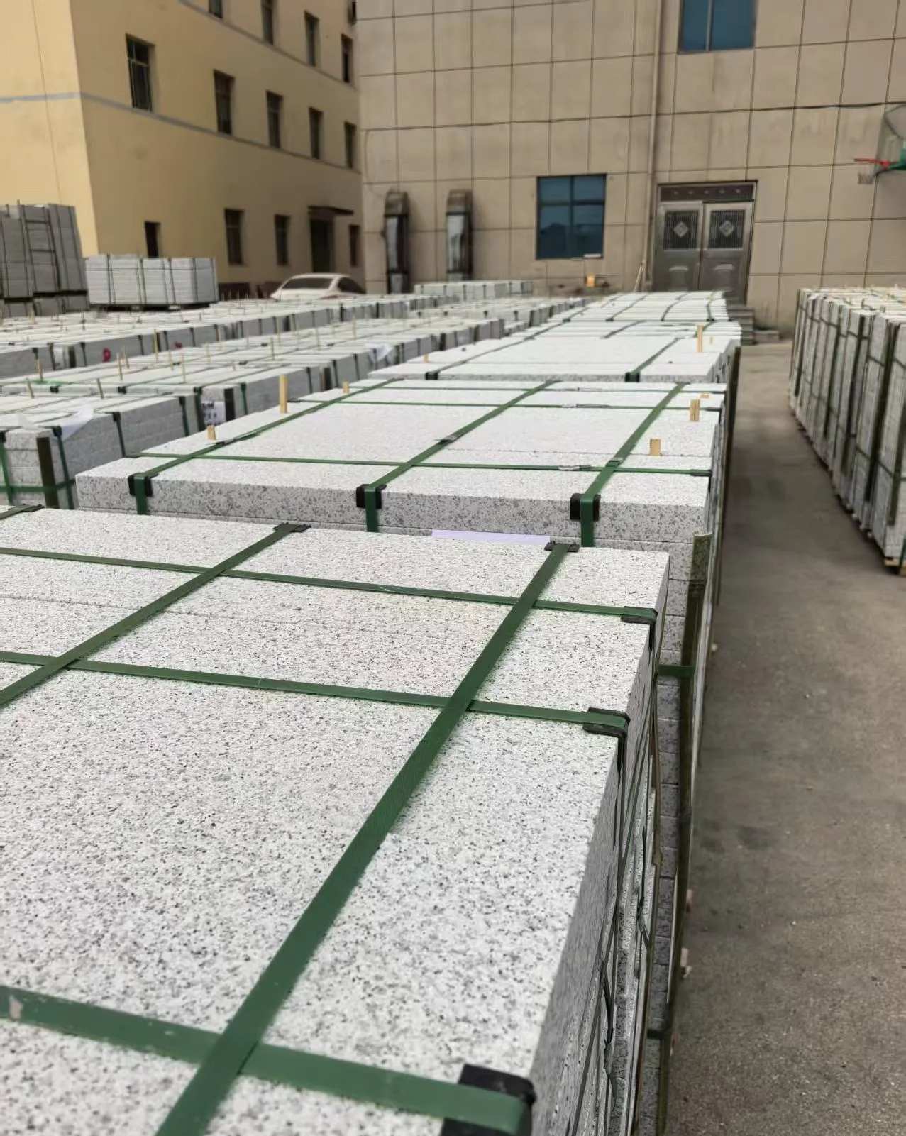 九江 白麻花岗岩5.0公分荔枝面地铺石