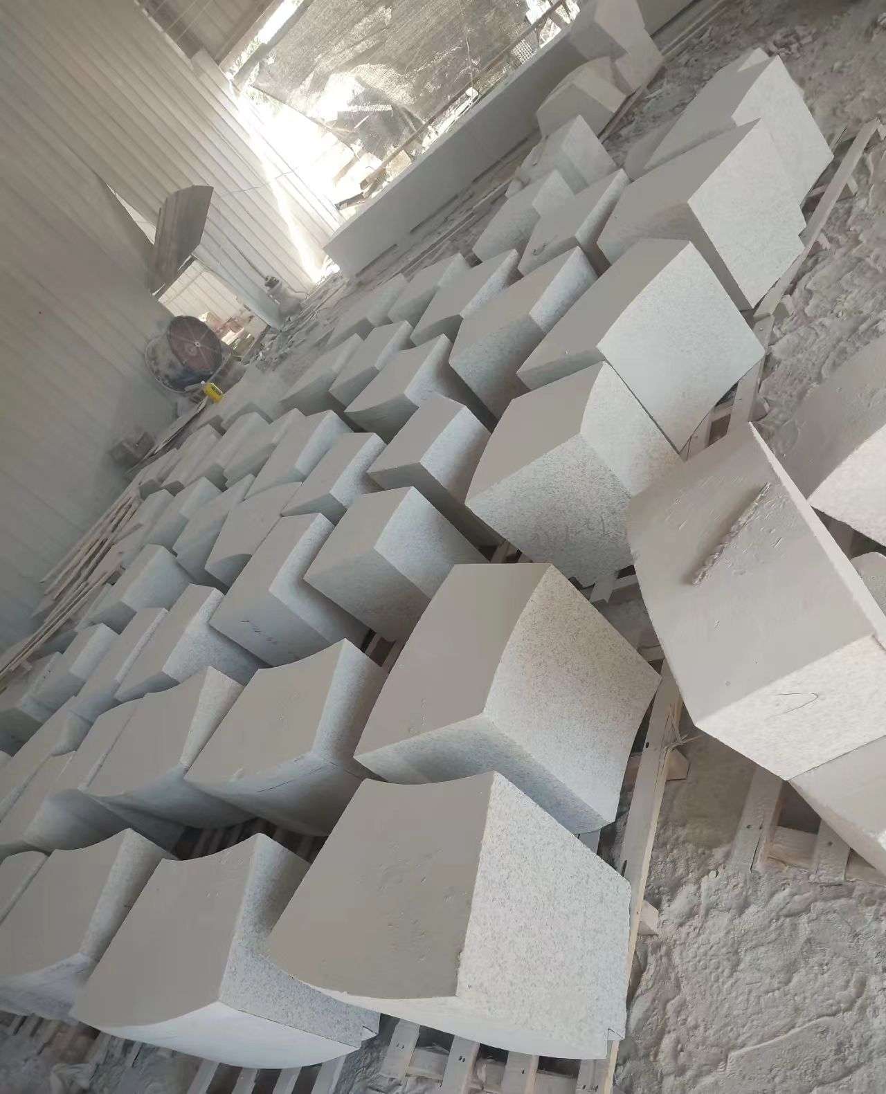 九江 白麻花岗岩异形坐凳